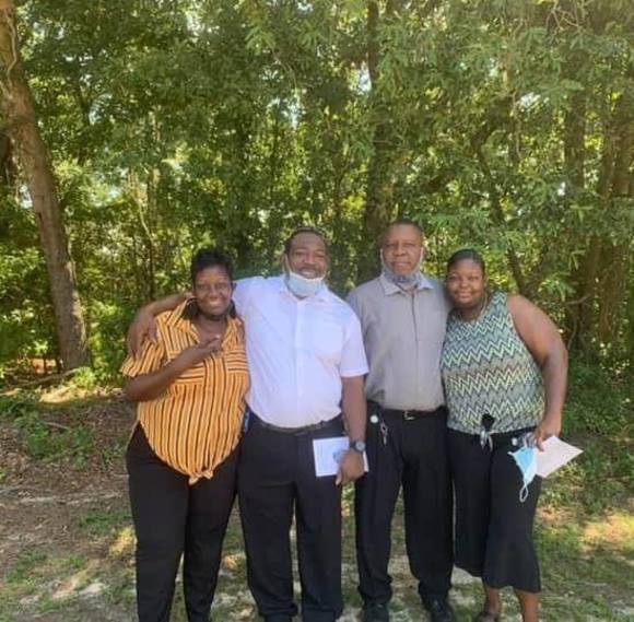 Meet your Posher, Yvonne - Picture 1 of 1